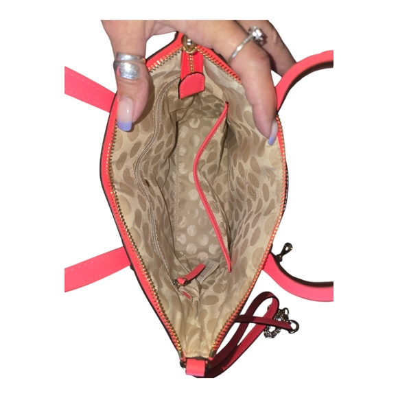 KATE SPADE CORAL MINI TOTE/CROSSBODY NEW WITH BOOKLET, MISSING TAG never used - Picture 8 of 11